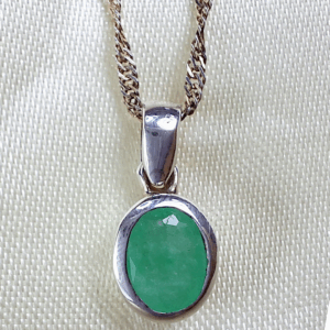 COLLAR DE PLATA Y ESMERALDA