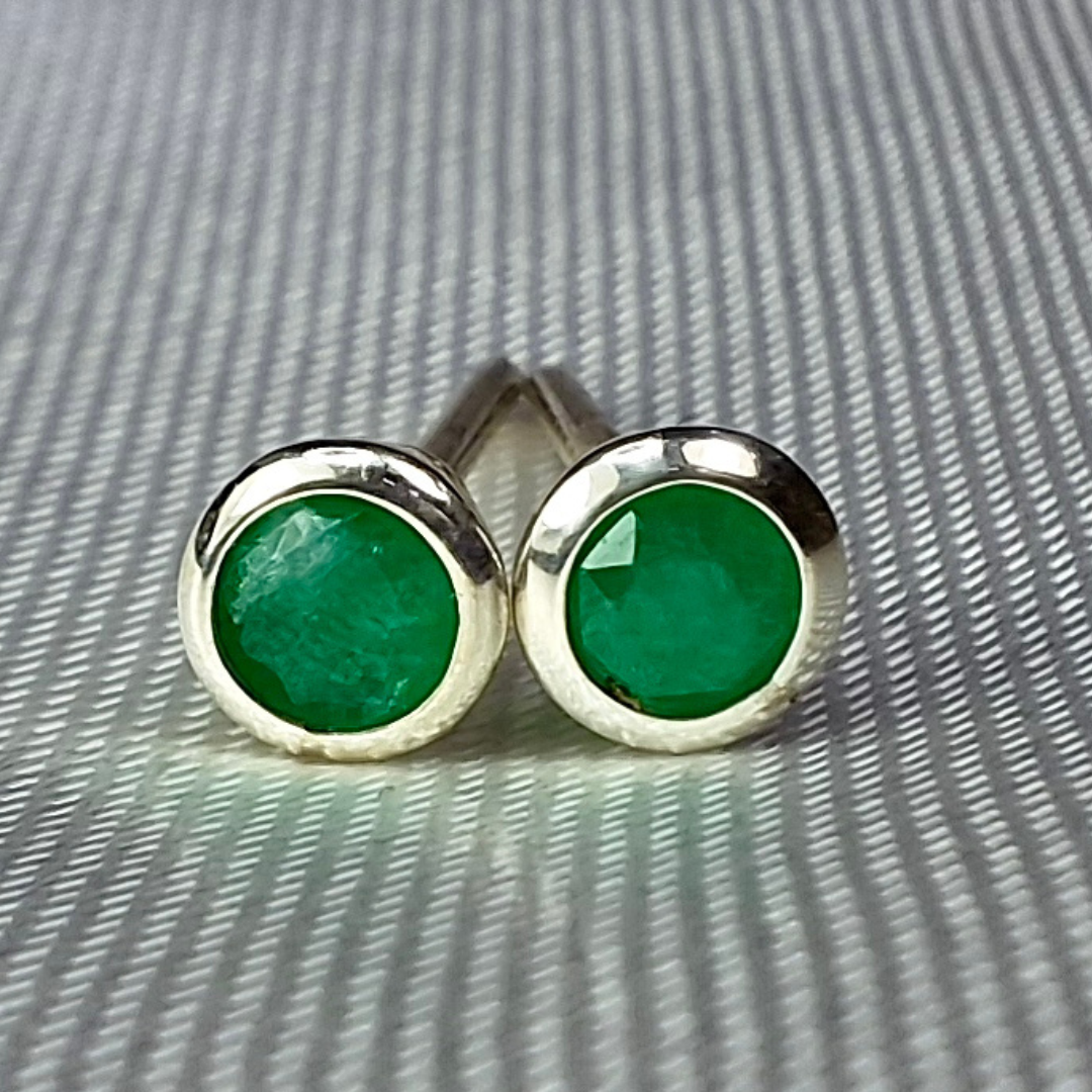 ARETES CON ESMERALDA
