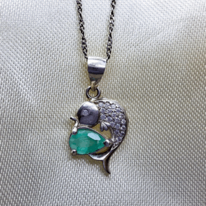 COLLAR DE ESMERALDA